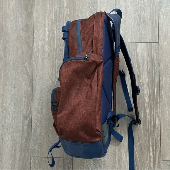 North Face backpack - Picture 3 of 5